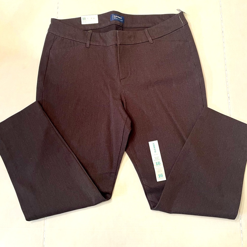 Old Navy pixie ankle length pants. Size 16. New with tags